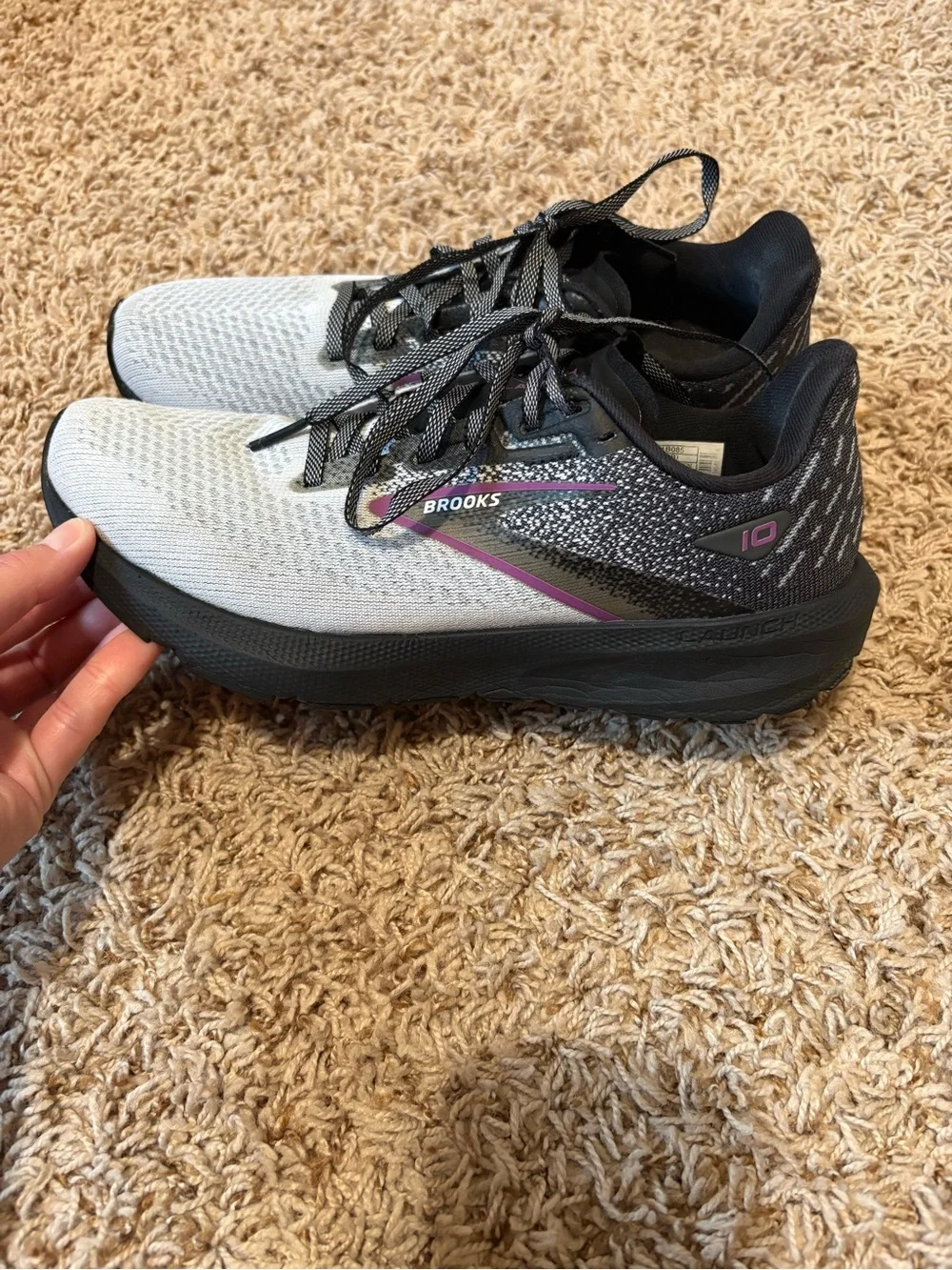 Brooks Launch 10 Running Shoes in Black Violet Women’s size 8